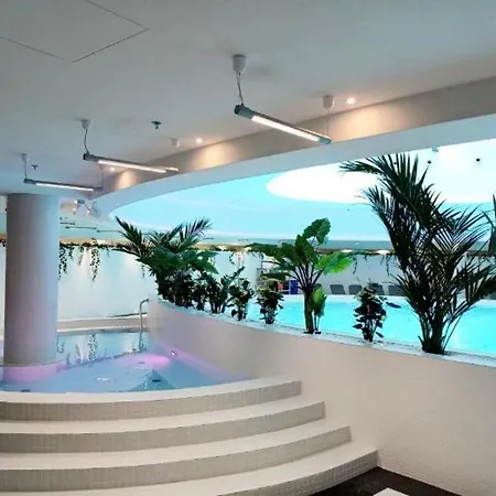 Appartement Hanza Tower Bohemia 23 Pool & Jacussi