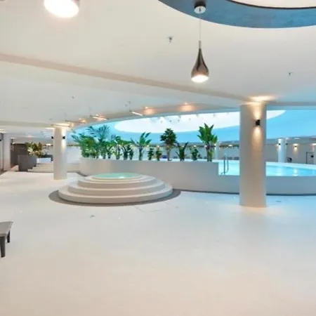 Hanza Tower Bohemia 23 Pool & Jacussi Appartement *